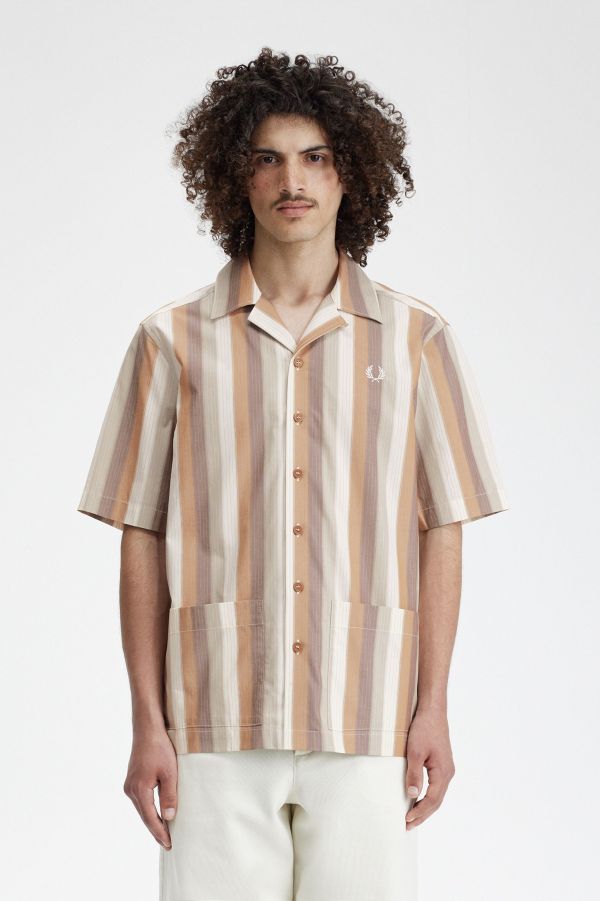 Camisa a rayas con cuello cubano y efecto degradado