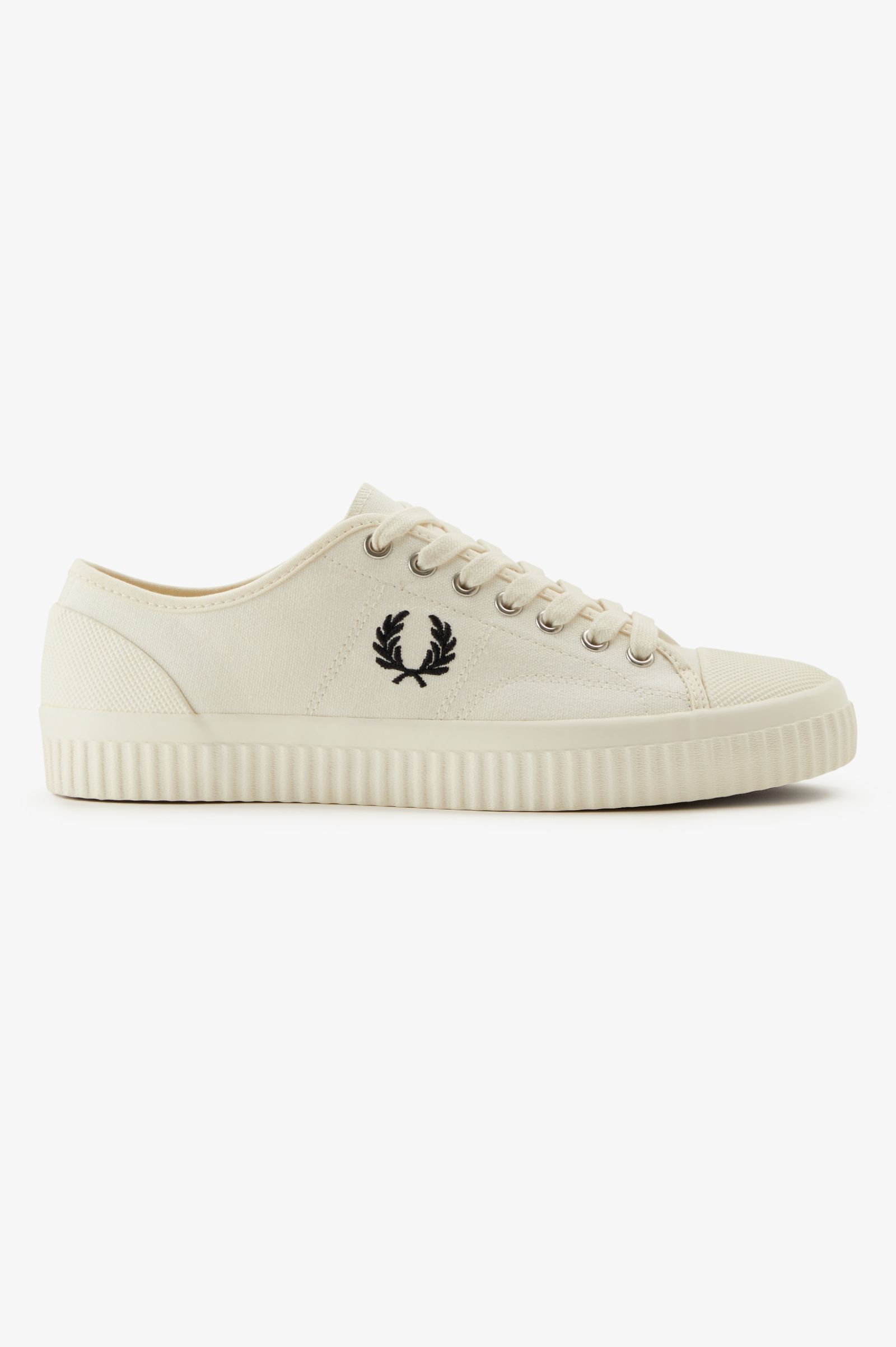 Fred perry plimsolls sale hotsell