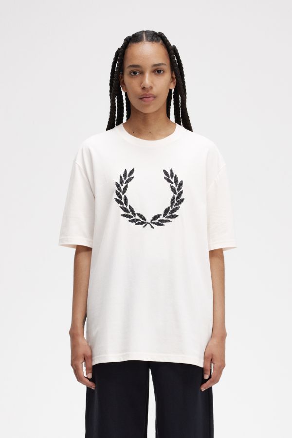 Bold Laurel Wreath T-Shirt